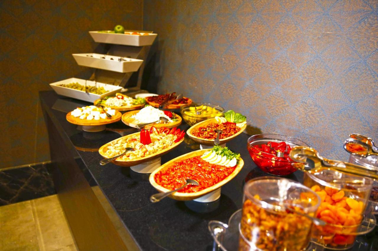 The Green Park ガズィアンテプ エクステリア 写真 A selection of meze
