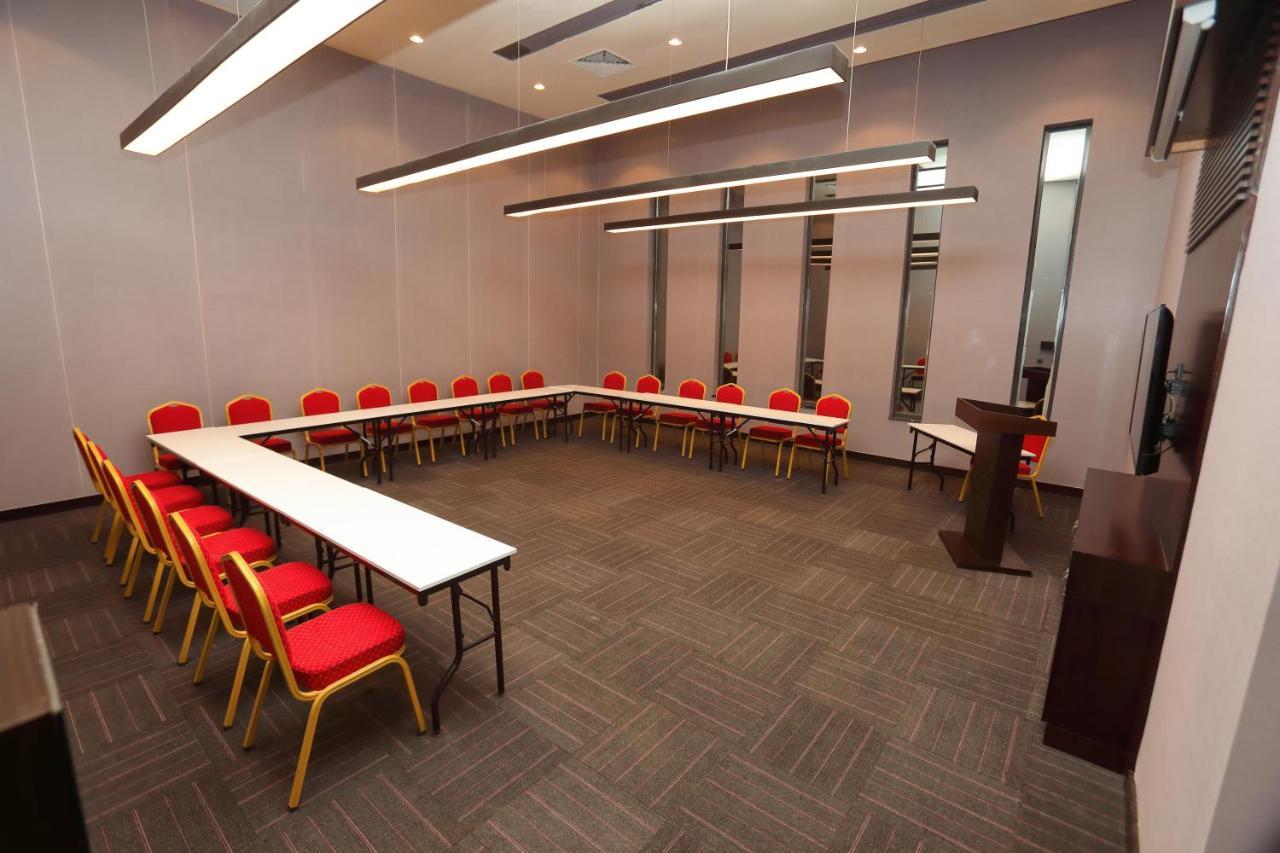 The Green Park ガズィアンテプ エクステリア 写真 A typical meeting room
